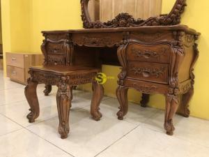 Bàn phấn cổ điển chạm hoa hồng