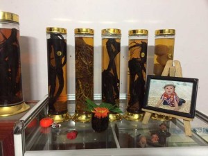 Bình thủy tinh đựng rượu
