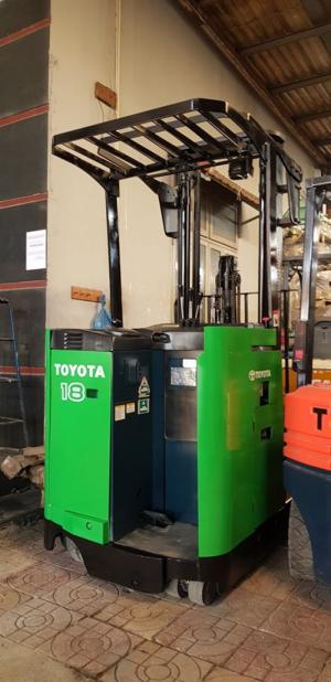 XE ĐIỆN CŨ ĐỨNG LÁI TOYOYTA 1,8T-4M MÀU XANH LÁ