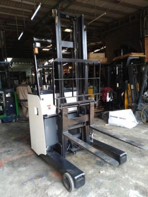 XE NÂNG ĐIỆN ĐỨNG LÁI 1500KG SUMITOMO