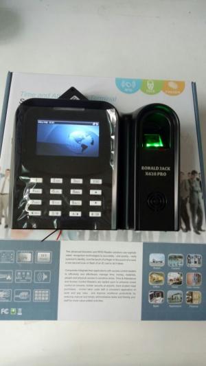 Lắp đặt máy chấm công vân tay + thẻ cảm ứng RONALD JACK X628 PRO