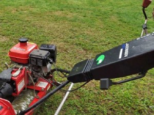 Máy cắt cỏ sân golf đẩy tay chạy xăng