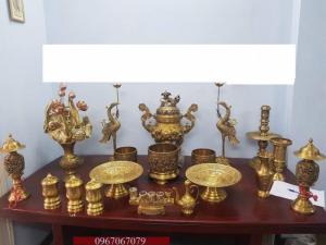 Nội thất thờ cúng bằng đồng
