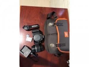 Cần bán máy Canon EOS 600D ít dùng còn mới