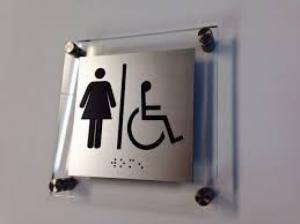 Mẫu biển chỉ dẫn wc, biển chỉ dẫn phòng ban chất liệu mica in UV