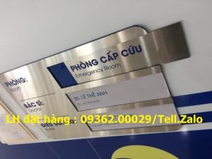 Mẫu biển chỉ dẫn wc, biển chỉ dẫn phòng ban chất liệu mica in UV