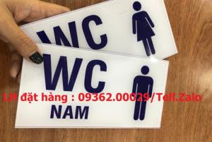 Mẫu biển chỉ dẫn wc, biển chỉ dẫn phòng ban chất liệu mica in UV