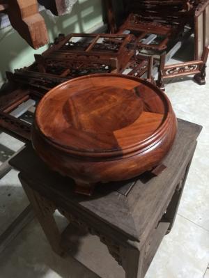 Chân đế kê bình rượu gỗ hương đường kính 20 cm