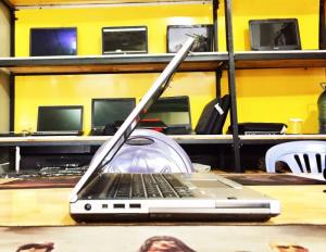 Laptop HP Elitebook 8460P Core i5-2540M Ram 4GB SSD 128GB VGA ON Máy Đẹp Vỏ Nhôm Màn 14 inch