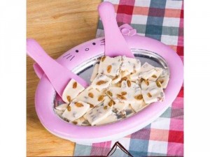 Máy làm kem lạnh mini siêu tiện