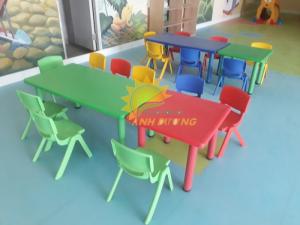 Cung cấp bàn nhựa hình vuông cho trường lớp mầm non, gia đình