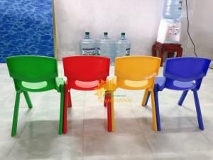 Ghế nhựa đúc nhập khẩu cho bé mầm non bền chắc, an toàn