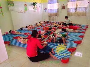 Giường lưới cho bé thoáng mát tiết kiệm diện tích