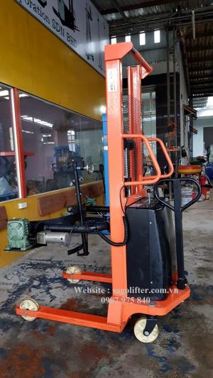 Xe nâng quay đỗ thùng phuy bằng điện 350kg