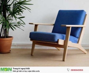 Ghế gỗ dài có bọc nệm kiểu sofa