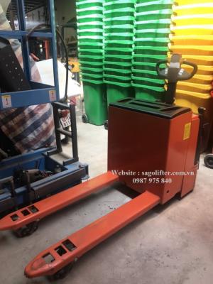 Xe nâng điện thấp 2000kg dạng đứng lái