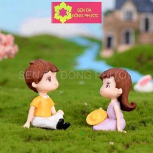 Phụ kiện tiểu cảnh trồng sen đá - Đôi tình nhân ngồi