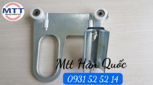 Con lăn dẫn đầu máng ray c cầu trục