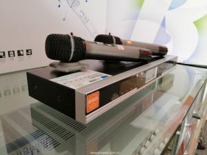 Micro không dây hát karaoke