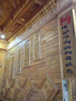 Trần gỗ pơ mu