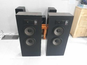 Loa JBL830 (made in usa).