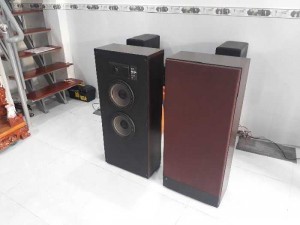 Loa JBL830 (made in usa).