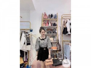 Áo nữ tay phồng caro nhí cổ nơ vuông SC