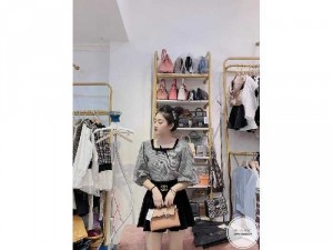 Áo nữ tay phồng caro nhí cổ nơ vuông SC