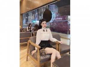 Áo kiểu nữ chấm bi nơ cổ tay dài phồng S