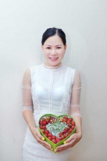 Hộp quà đâu tây Gửi lời yêu thương Ngày của nửa thế giới Happy women day
