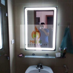 Gương nhà tắm chữ nhật khắc viền cảm ứng cao cấp kích thước 60*80