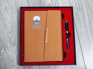 Sổ da,bút, usb, bình giữ nhiệt, sạc dự phòng in logo theo yêu cầu