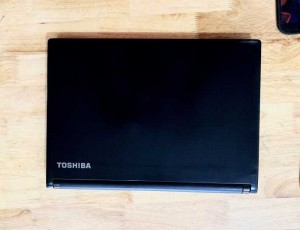 Laptop Toshiba Dynabook R73 Core i5-7300U Ram 4GB SSD 120GB + HDD 500GB VGA ON Màn 13.3 Inch Máy Đẹp
