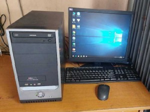 Máy vi tính bàn đầy đủ màn hình 17 inch,