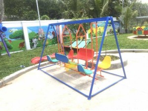 Chuyên cung cấp xích đu liên hoàn cho trường mầm non, khu vui chơi, quán cà phê