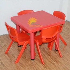 Chuyên cung cấp bàn nhựa hình vuông nhập khẩu cho trường lớp mầm non, gia đình