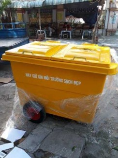 Xe rác đẩy tay nhựa composite 660l 3 bánh hơi,xe rác đẩy tay 3 bánh