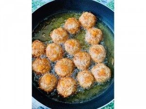Chả cua cuộn khoai môn