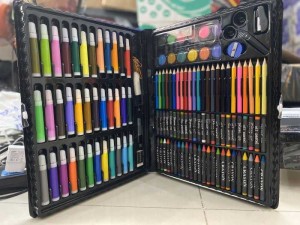 Bộ bút tô màu 150 chi tiết cho bé