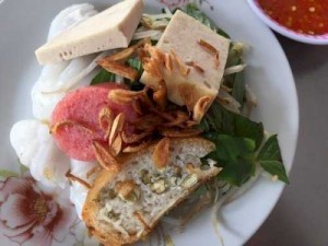 Bánh cuốn ,bánh ướt, tráng nóng tại chỗ