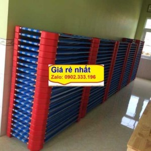 Giường mầm non lưới màu hồng, giường mầm non chân xanh