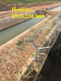Dây thép gai hình dao, hàng rào thép gai hình dao hàng sẵn kho