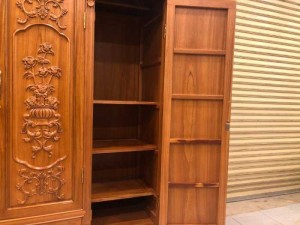 Tủ quần áo gỗ xịn 3 buồng 4 cánh 2.2m chạm giỏ hoa hồng cổ điển VIP – TQA212