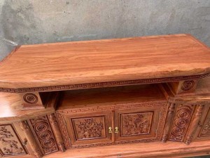 Kệ tivi cân gỗ hương đá