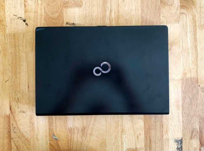 Laptop Fujitsu LifeBook S935 Core i5-5300U Ram 4GB SSD 120GB+HDD 500GB VGA ON Màn 13.3 Inch Full HD