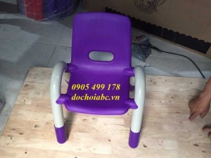 Ghế nhựa mầm non có tay vịn cho bé giá rẻ - chất lượng tại Đà Nẵng