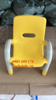 Ghế nhựa mầm non có tay vịn cho bé giá rẻ - chất lượng tại Đà Nẵng