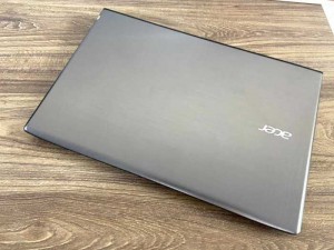 Acer E5-575 i5-7200u 8GB SSD 120GB FHD 99% Pin 4h