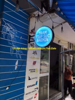 Xưởng sản xuất biển hộp đèn hút nổi, biển vẫy uy tín, đẹp, nhiều kiểu dáng