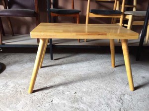 Bàn sofa gỗ